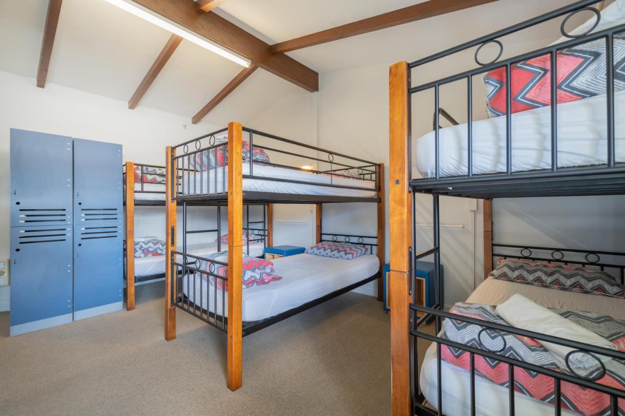 Te Anau Central Backpackers Экстерьер фото