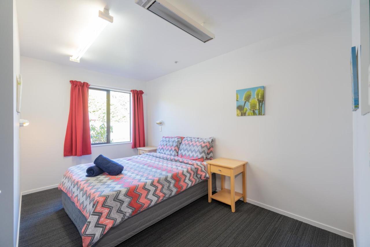 Te Anau Central Backpackers Экстерьер фото